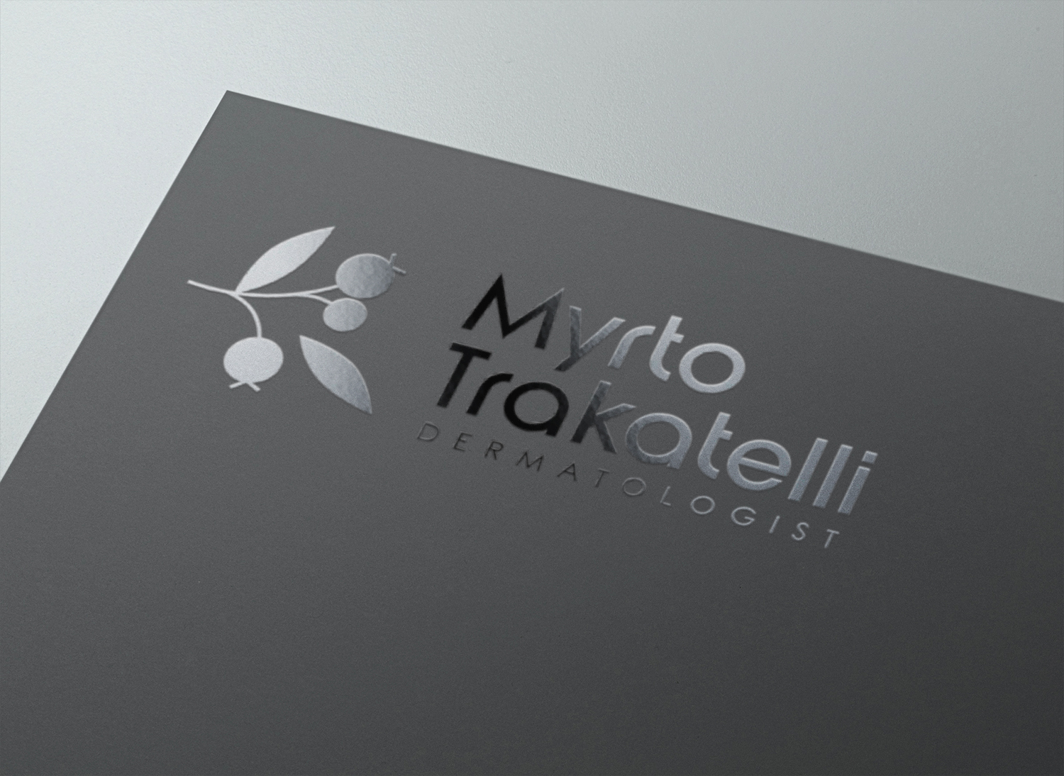 Logo Myrto Trakatelli - Graphiste freelance - Direction artistique