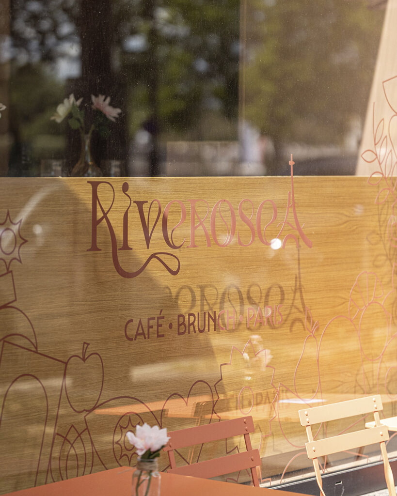 Riverose Paris - logo - branding - graphiste Paris - Quimper - direction artistique - Com un poisson